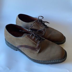 Allen Edmonds casual sleek shoe with leather detail Men’s Size 8